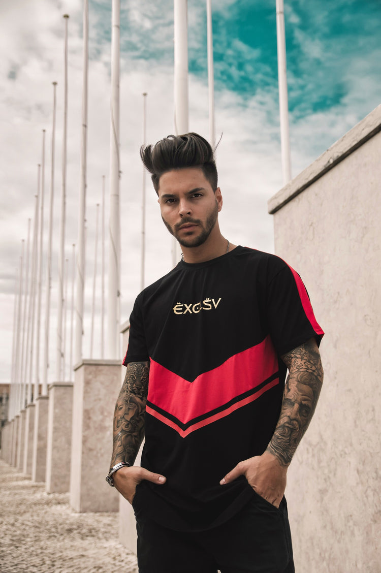 Red Dimension Curved Hem T-shirt - EXCLSV
