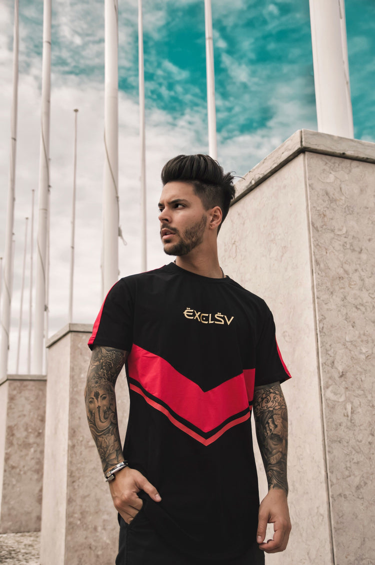 Red Dimension Curved Hem T-shirt - EXCLSV